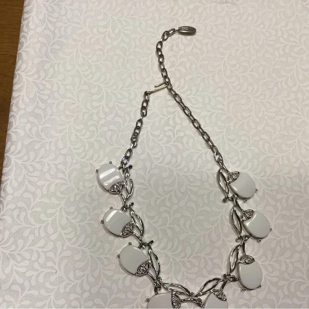 Elegant Silvertoe and White  Vine Necklace